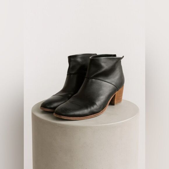 TOMS sz 10 Womens Carpe Diem Leila Leather Block Heel Souch Boots Chic Fall Edgy - Picture 1 of 7
